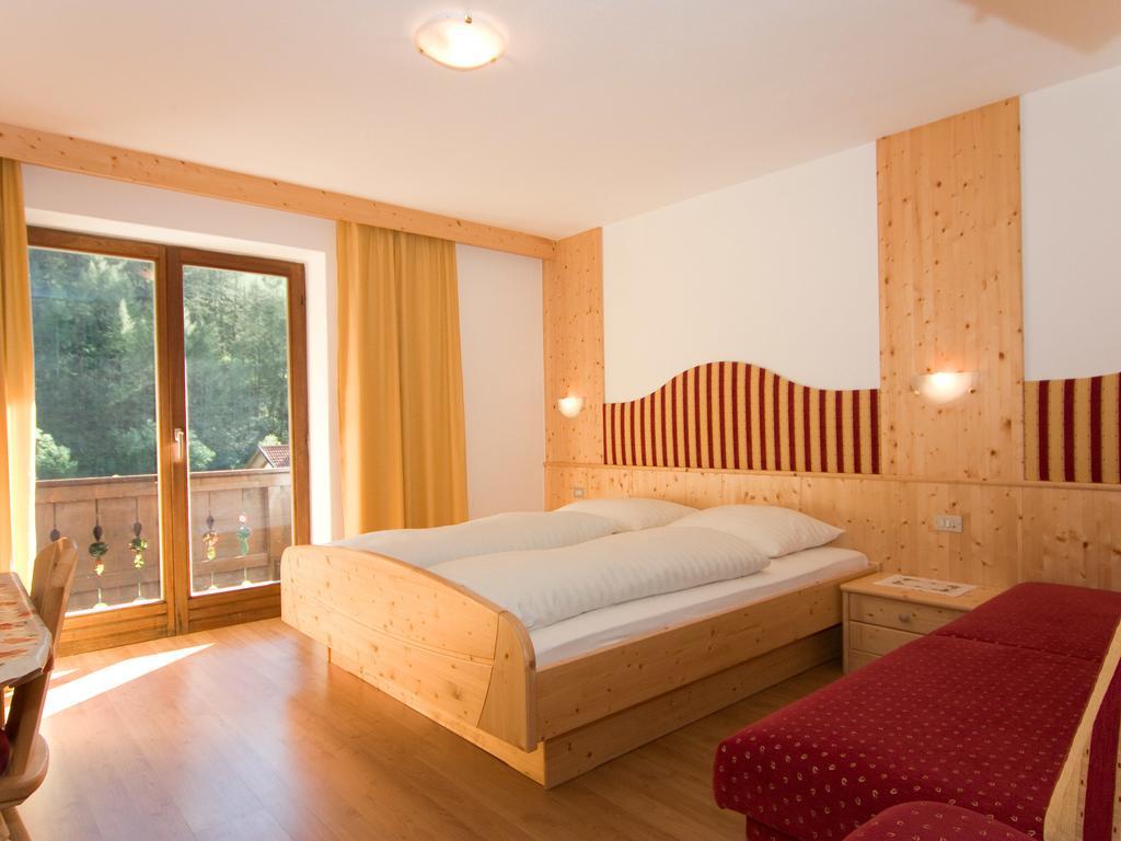 Pension & Appartament Anna Predoi Habitación foto